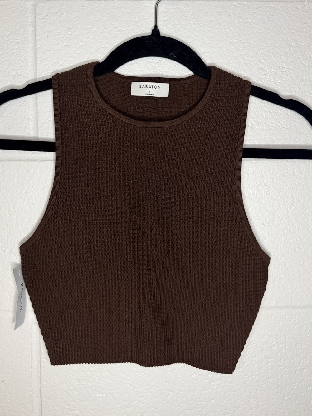 NWT Babaton Sculpt Knit Racer Back Cropped Small in Coffee Bean